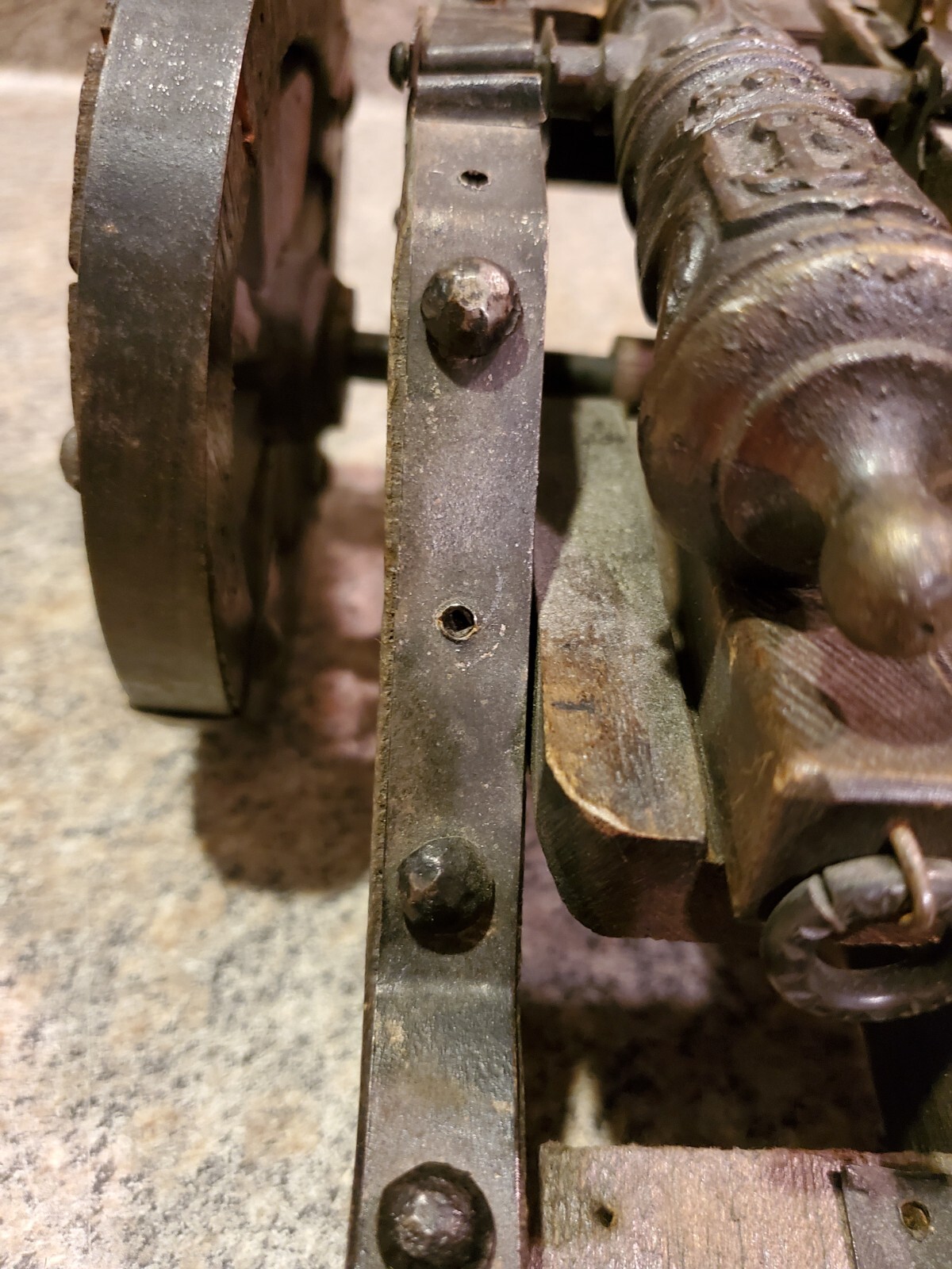 Model of a Spanish Field cannon, circa 16th century Replica Metal And Wood (Z6)