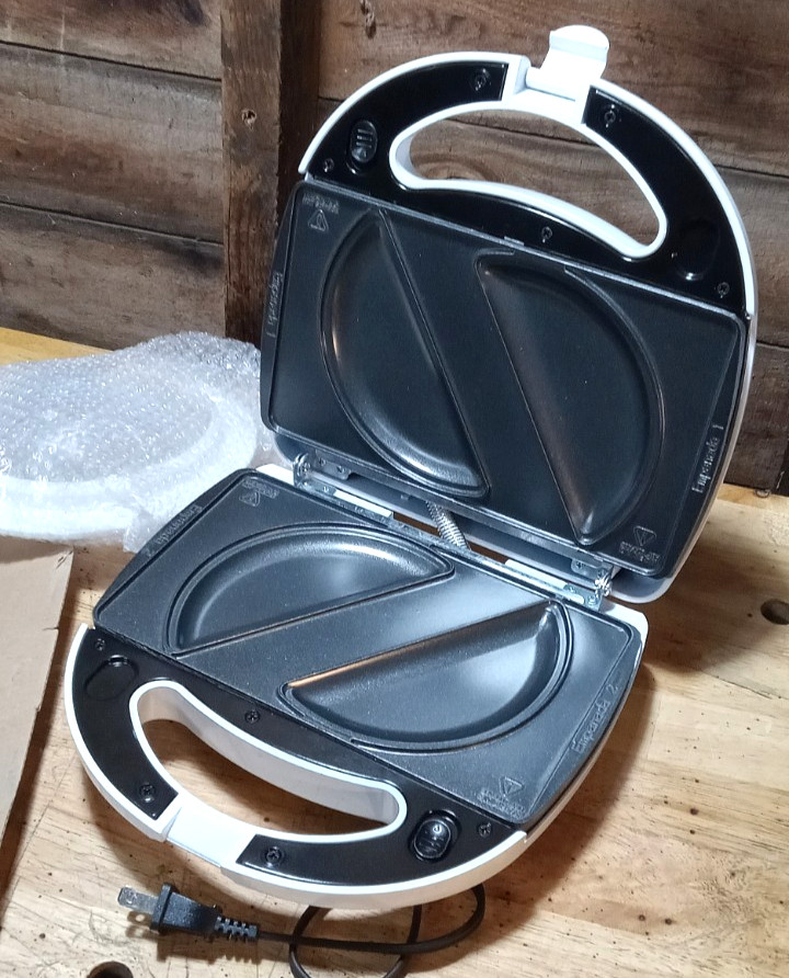 CucinaPro Empanada And Churro Maker