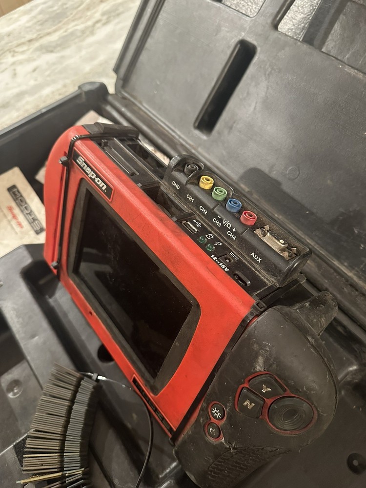 Snap On Modis EEMS300 Diagnostic Tool With Case and Extras