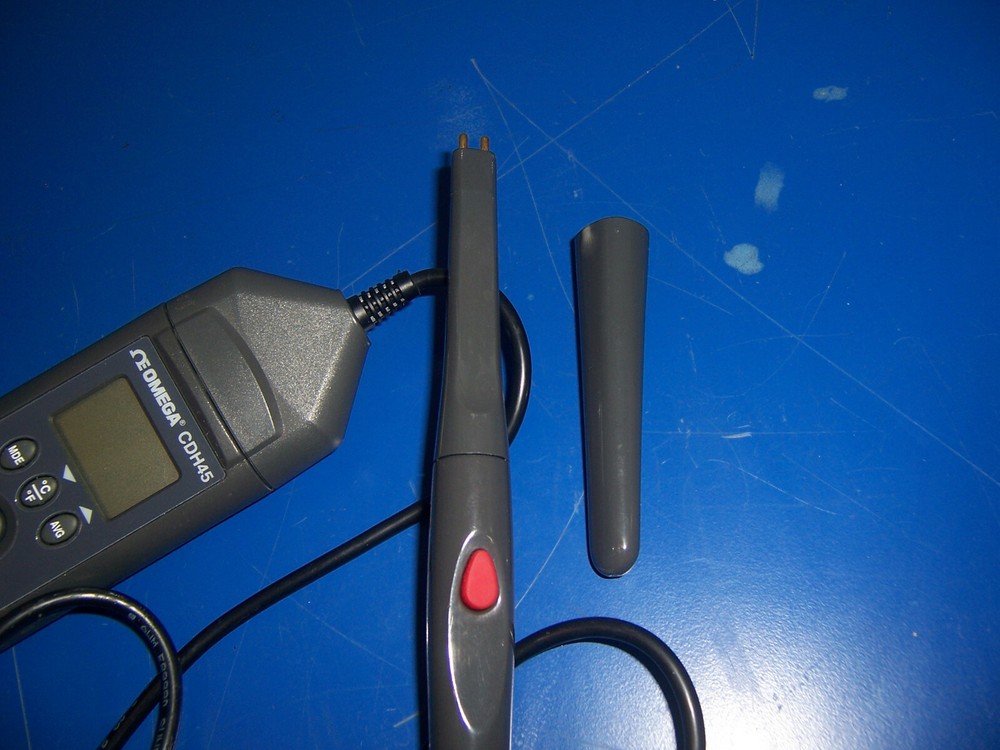 11107 Omega CDH45 hand held Salinity Meter range: 0% - 10%