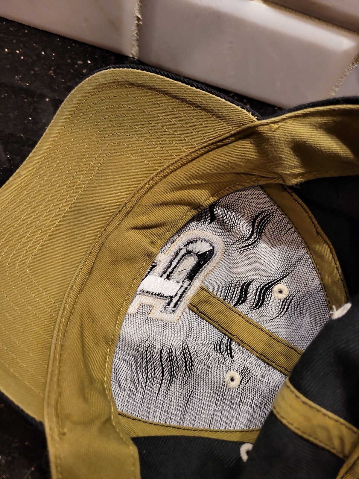 Purdue Boilermakers Baseball Cap Hat Lid Hook & Loop Black Vintage Twins Ent