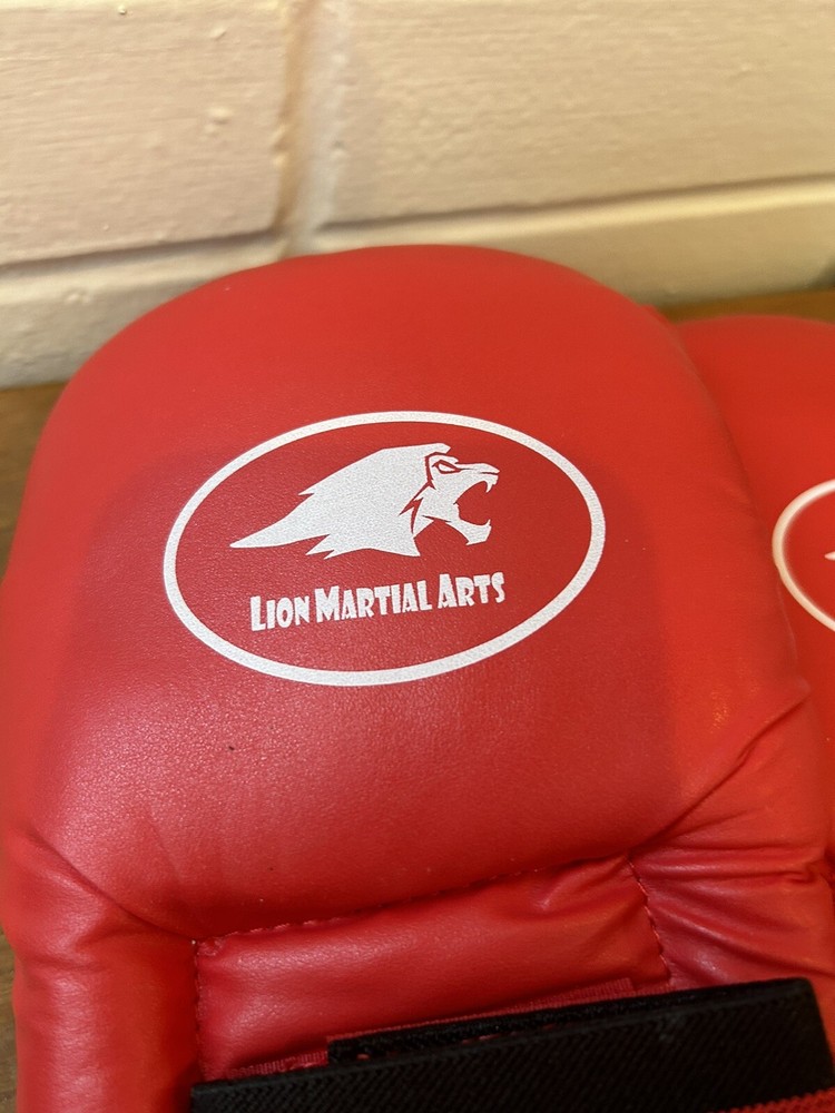 Lion Martial Arts Red Grappling Gloves Size Medium