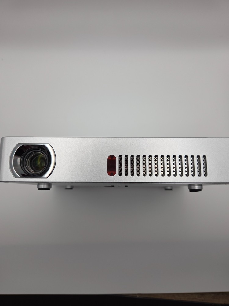Icodis CB400 DLP Portable Projector