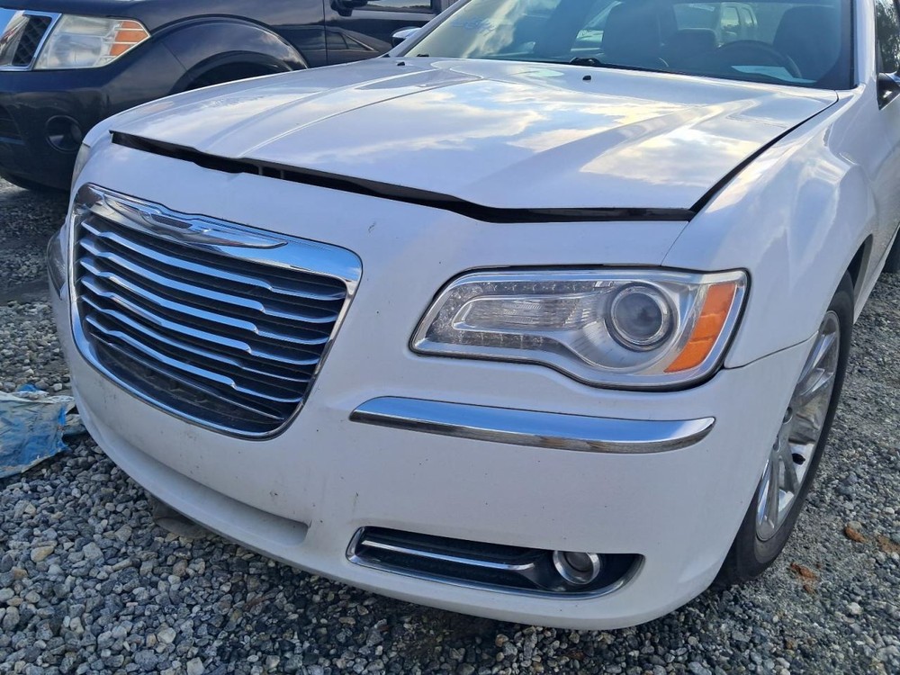 300 2012 Glove Box 4892135