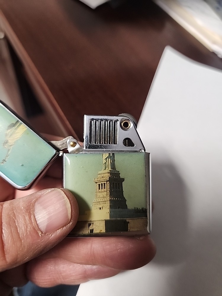 Vintage Ronson Wind II Lighter, Pristine