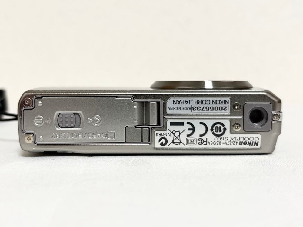 Nikon COOLPIX S600 Compact Digital Camera Tested Excellent Condition Accessories
