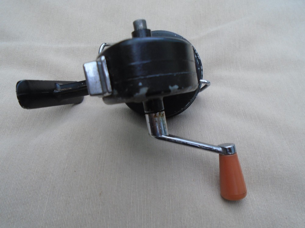 THE KORKA COURSE FISHING REEL USED / USABLE FUNCTIONING REEL