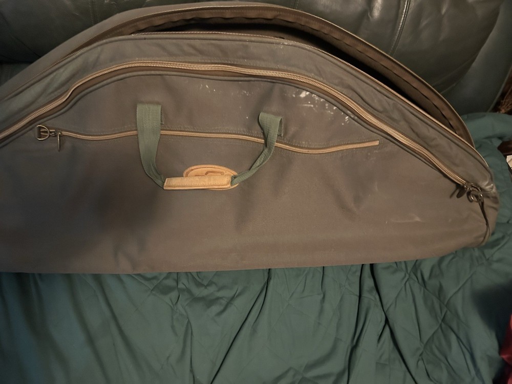 Green & Beige Archery Compound Bow Soft Case, Zippered, Padded