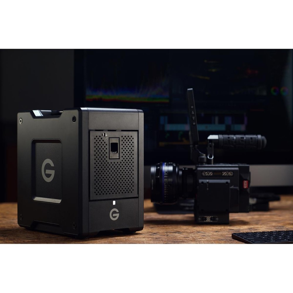 SanDisk Professional G-RAID Shuttle 4-Bay Thunderbolt 3 and USB-C RAID Array wit