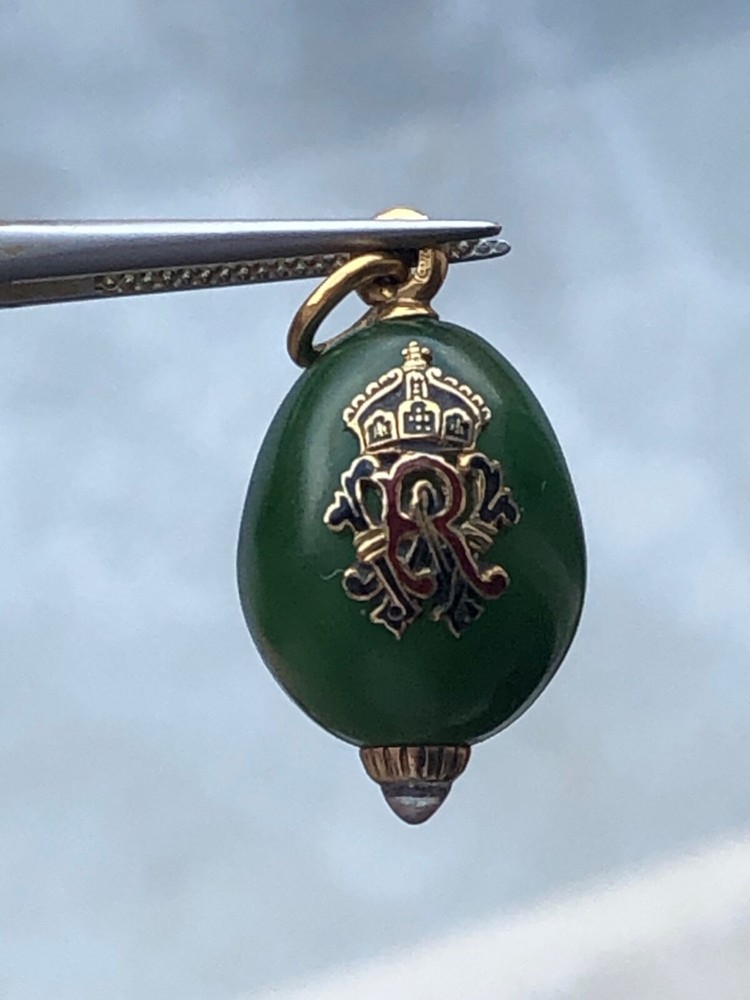 Faberge nephrite egg shape pendant
