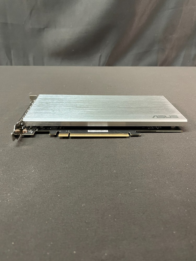 ASUS Hyper M.2 x16 Silver Professional Card v2 4 x M.2 Socket 3 RAID Controller