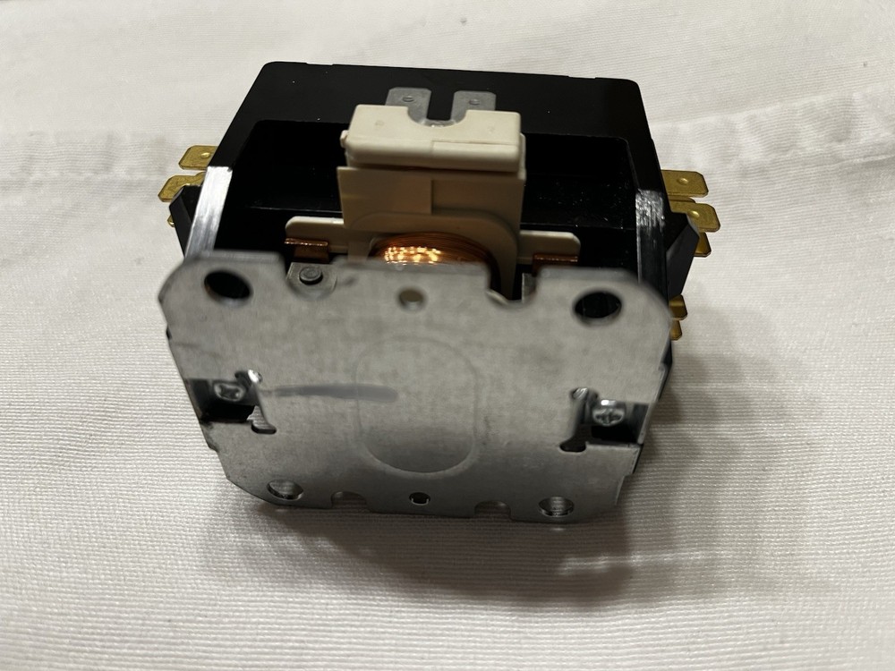 Air Techniques / Midmark Vacuum , Compressor 24volt Contractor Relay