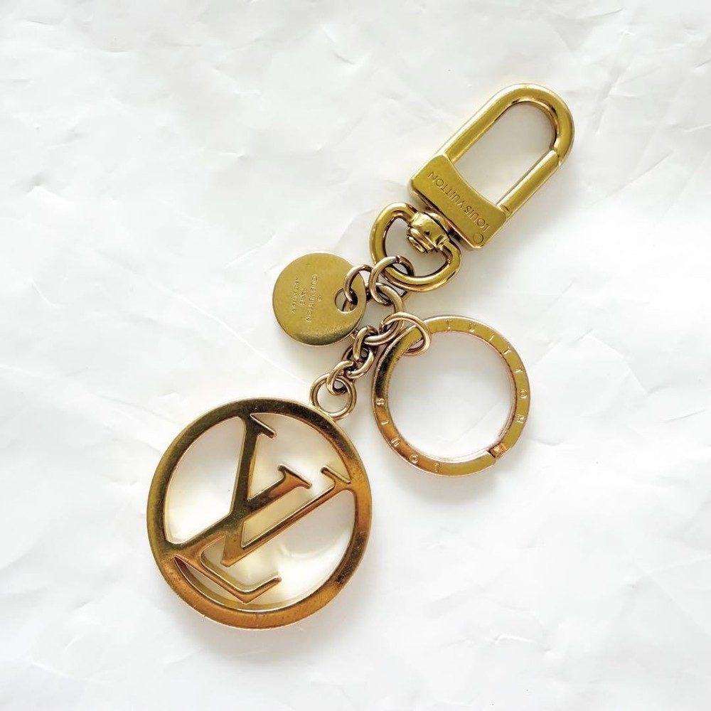 Louis Vuitton Bag Charm LV Circle Keyring