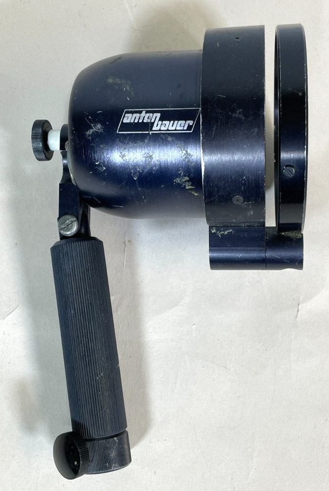Ultralight 2 Anton Bauer 12V handheld Light with Handle