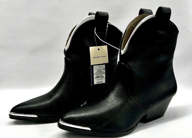 Universal Thread Women's Sz: 7 Black Henley Ankle Western Boots NWT $39.99