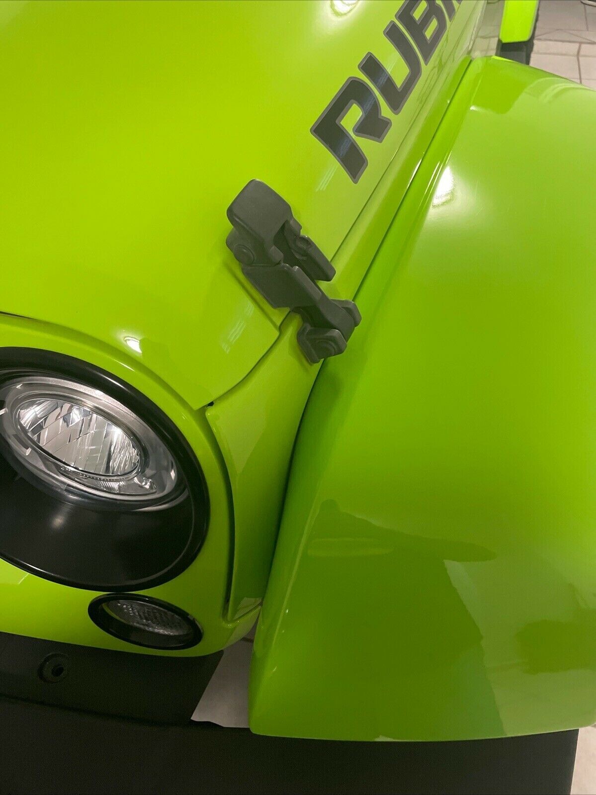 Pair Front Hood Latch Catch & Bracket for Jeep Wrangler JK 2007-18 Free Shipping