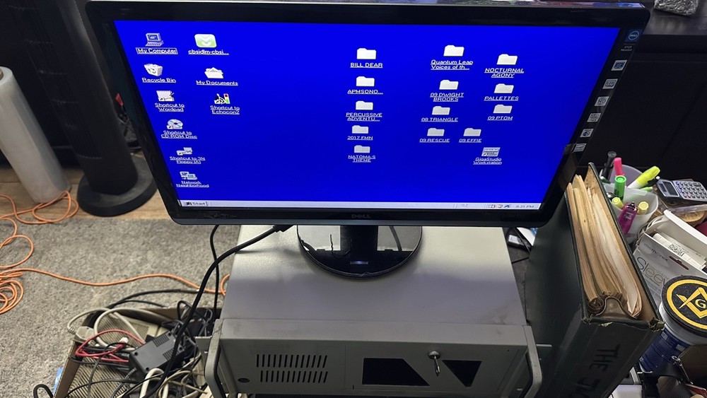 Vintage Windows 98 Studio Computer Custom Built Fully Functional With OEM Win98