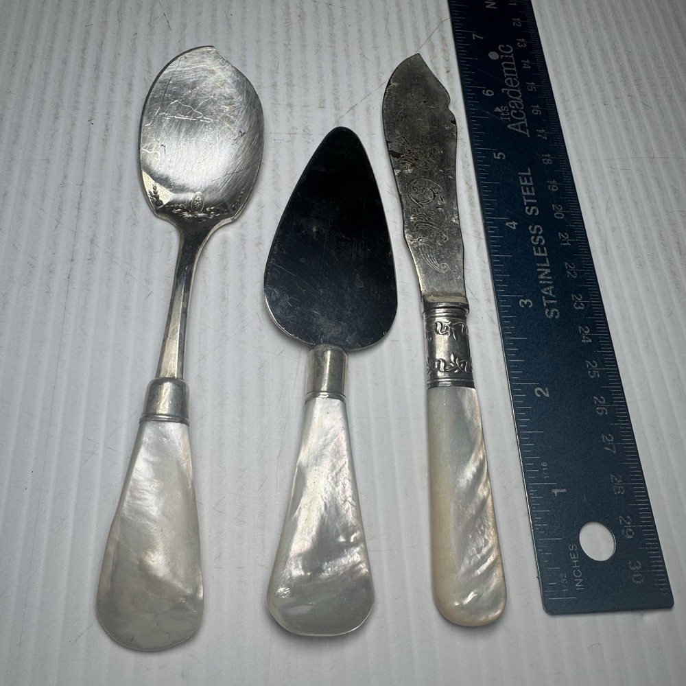 VINTAGE SERVING SET 3 PCS. W/STERLING SILVER HANDLE JOINERS - M.O.P. HANDLES