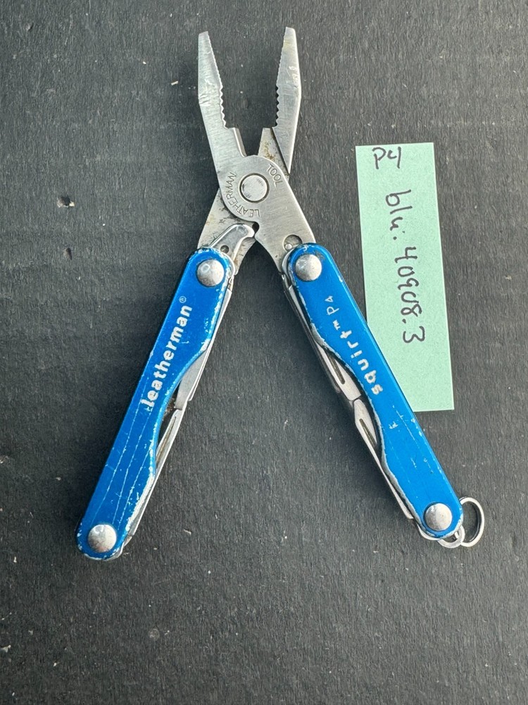 Leatherman SQUIRT P4 Multi-Tool with 7 tools - Various Colors