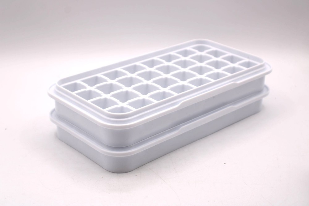 Stackable Ice Cube Trays Lid & Easy-Release Punch Bottom 64 Cubes White & Black
