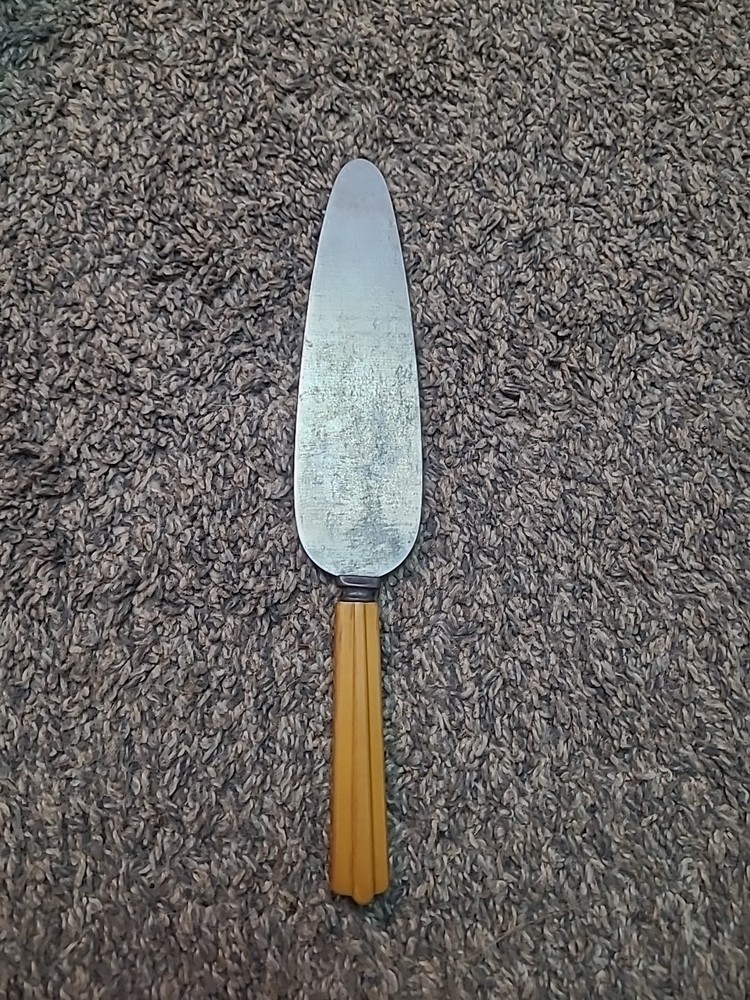 Art Deco Butterscotch Bakelite Handle Pie/Cake Server Spatula