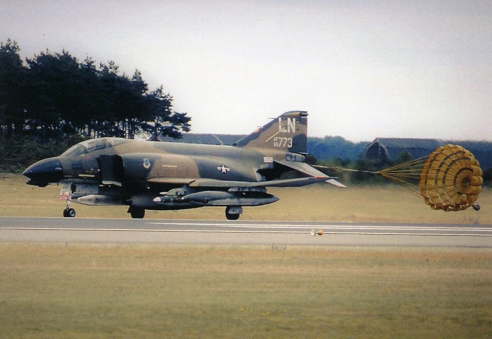 F-4D PHANTOM - RAF LAKENHEATH POSTCARD