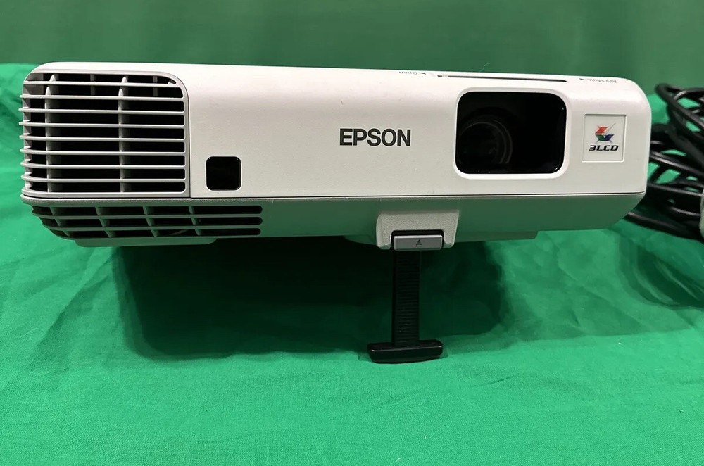 Epson POWERLITE 93 LCD Projector