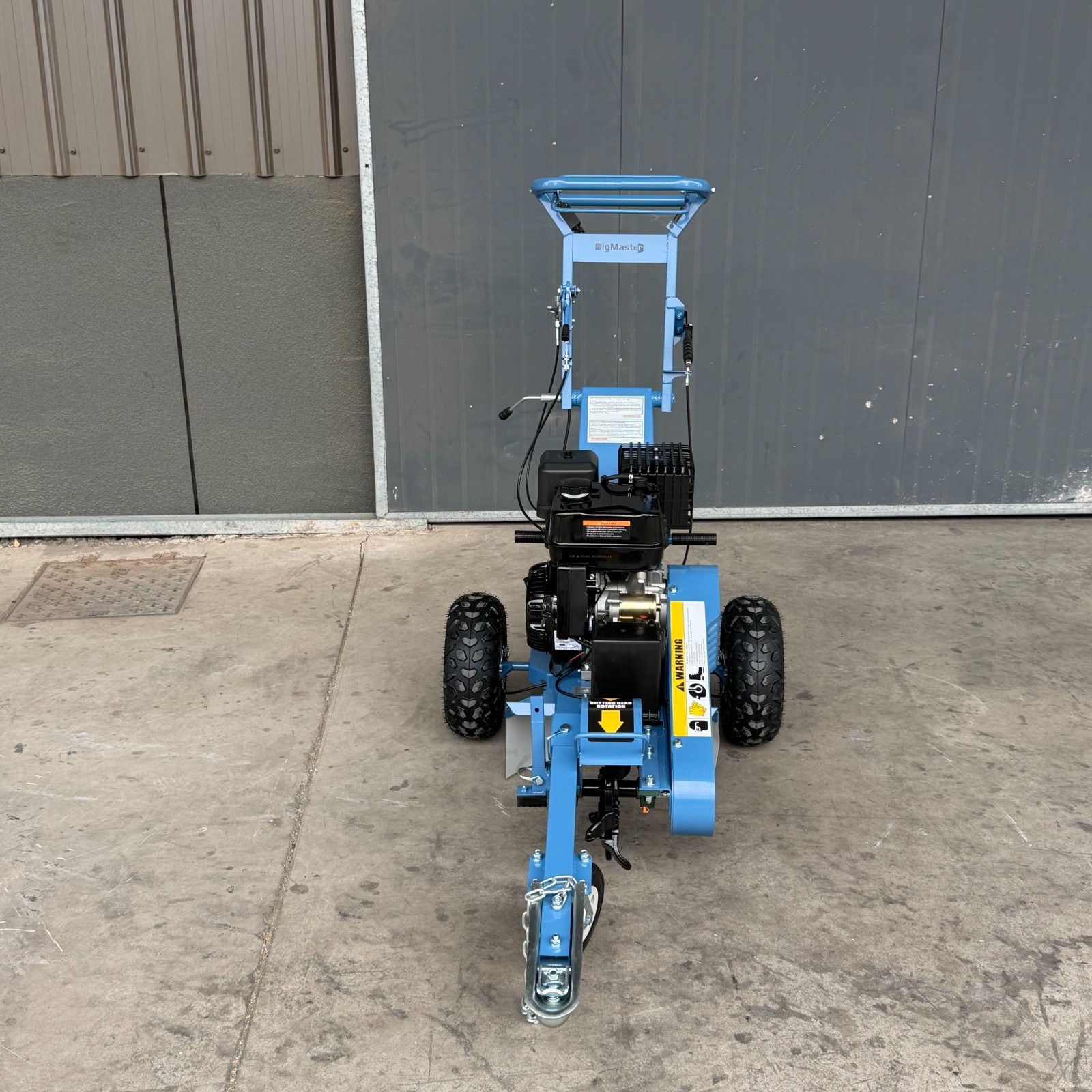 420cc 15HP Stump Grinder, Electric Start, 15'' Cutting Height/10'' Cutting Depth