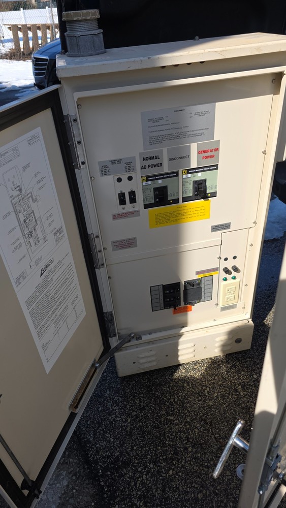Square D 1 and 3-Phase Transfer Switches w/ Circuit Breakers