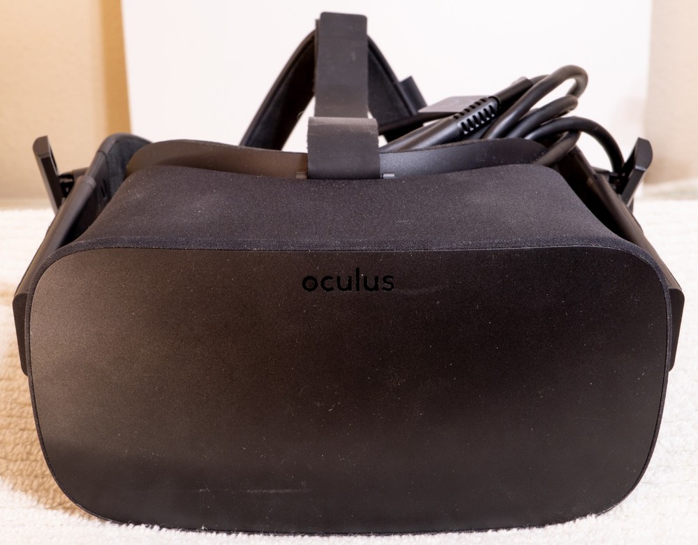 Oculus Rift - Virtual Reality Headset + Touch Controllers & 2x Sensors