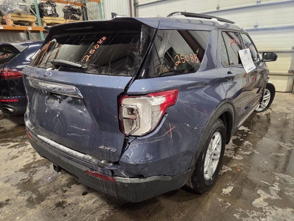 Camera/Projector Camera Windshield Mounted Fits 20-24 AVIATOR 1544034