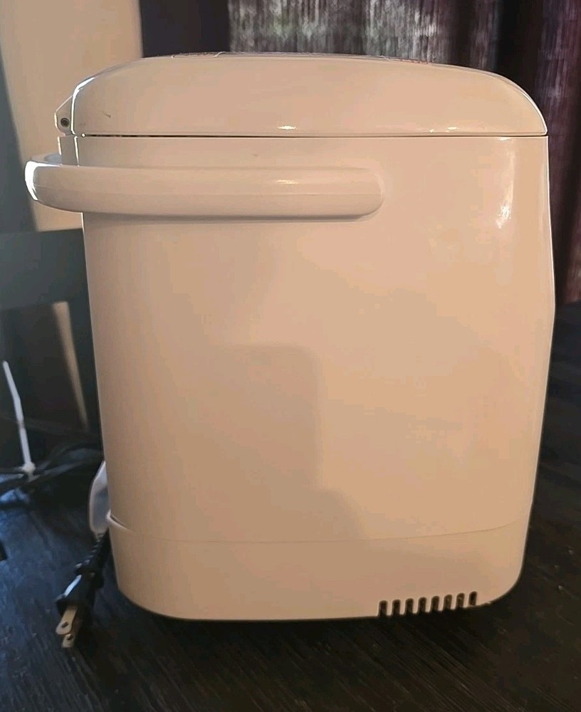 Zojirushi BB-HAC10 1-Pound-Loaf Programmable Mini Breadmaker Tested 1 Lb.
