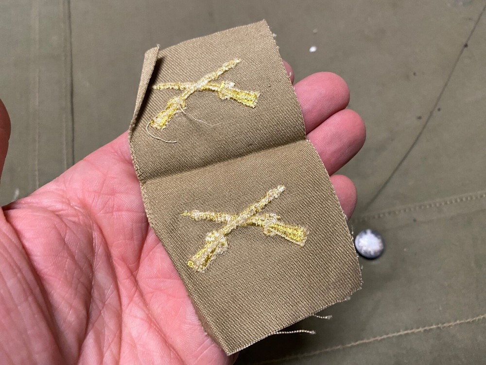 ORIGINAL WWII US ARMY CLASS A JACKET & SHIRT SEW ON "INFANTRY" OFFICER INSIGNIA