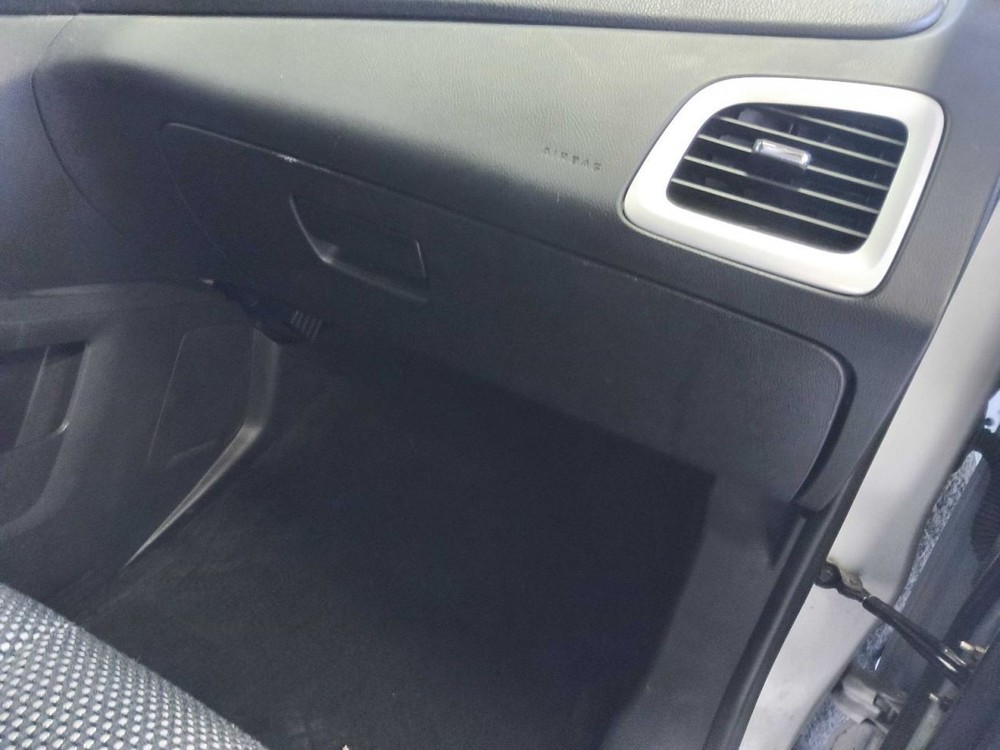 TERRAIN   2017 Glove Box 711079