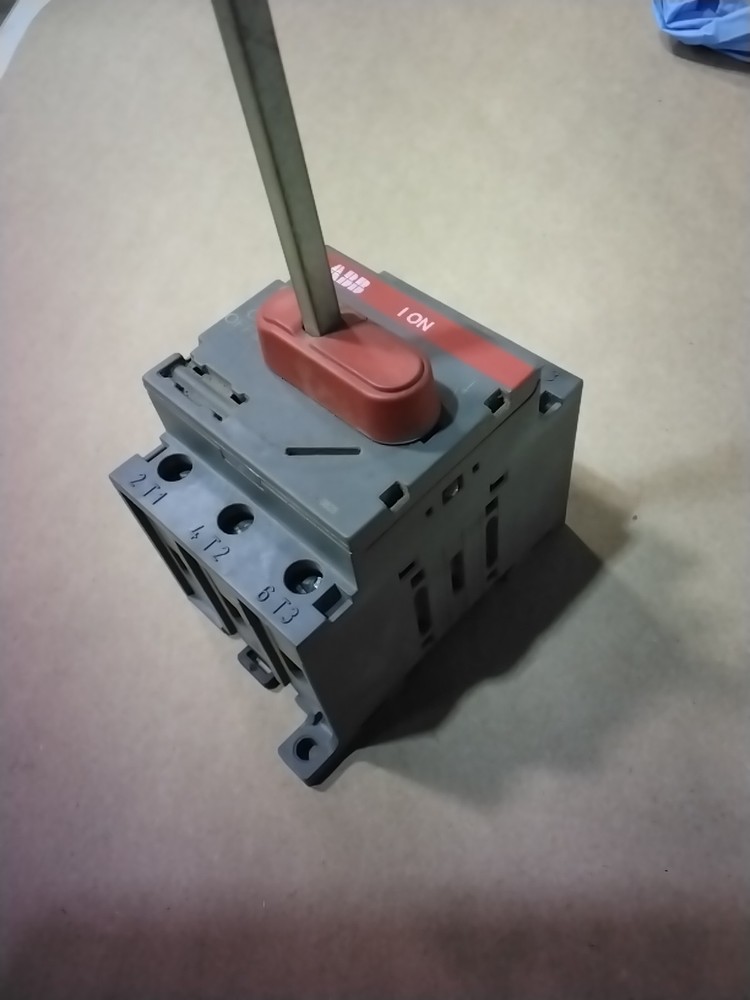 ABB OT45E3 3 POLE DISCONNECT SWITCH