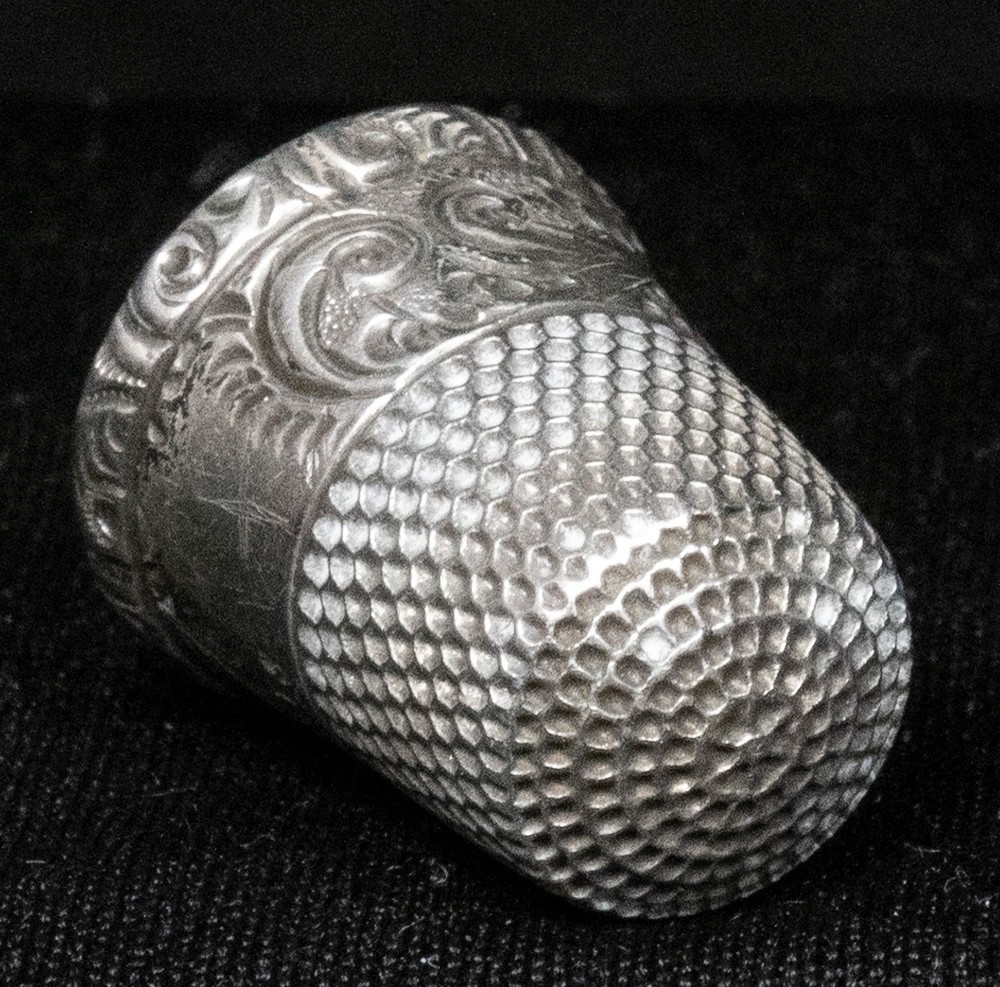 Sterling Silver Thimble Engraved Design 5.7g Size 11
