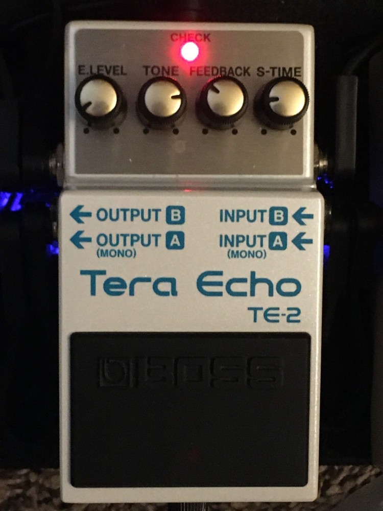 BOSS TE-2 Tera Echo Guitar Effects Pedal