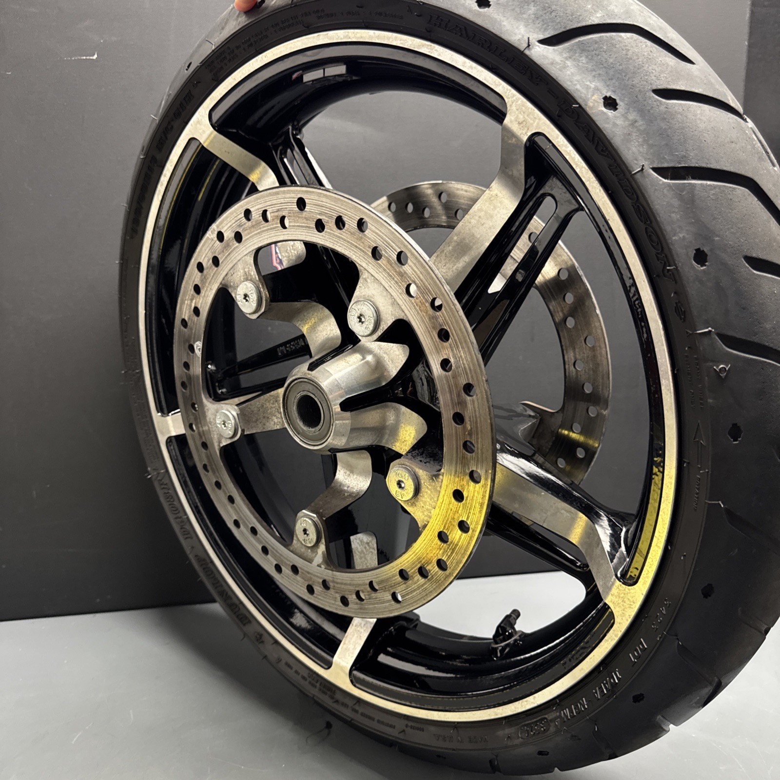 HARLEY TOURING HELIX 19x3.5 FRONT WHEEL ROTORS TIRE 43300926 41500158A 43100045