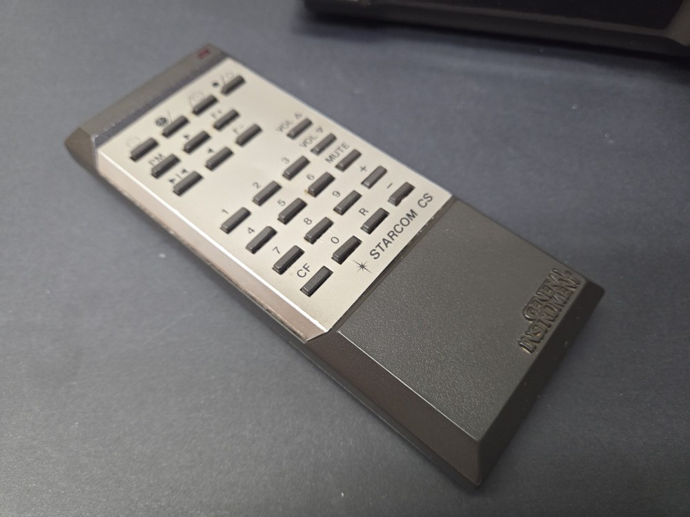 VTH Jerrold Starcom CS General Instrument CATV Converter Remote/Volume/Manual