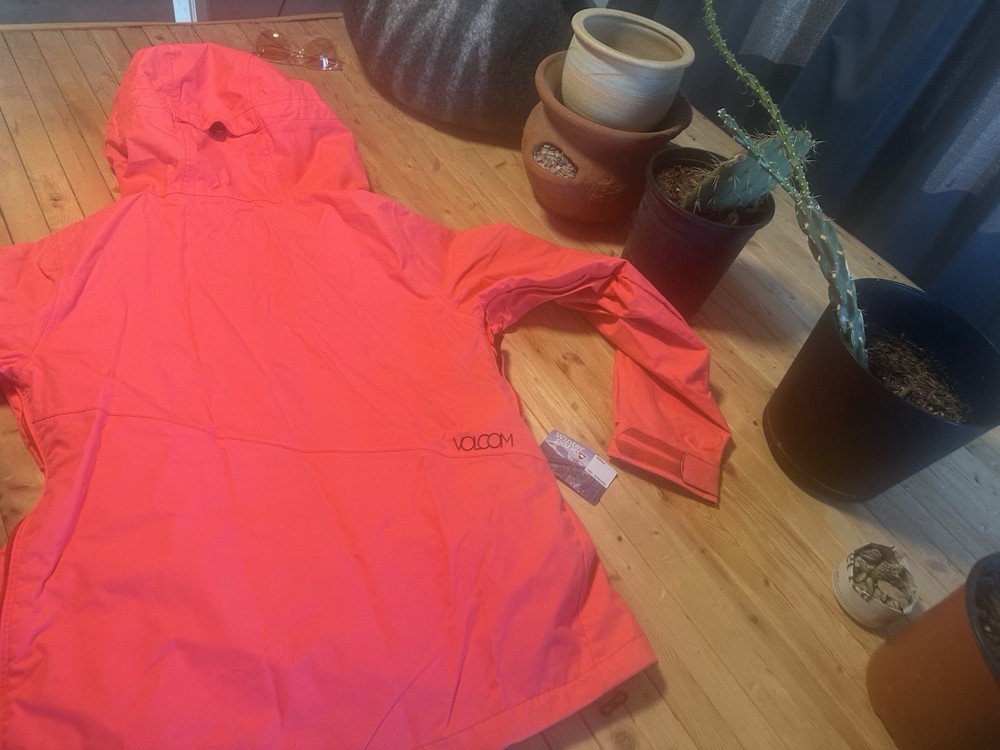 Volcom Hot Pink Snowboarding Jacket Size Small