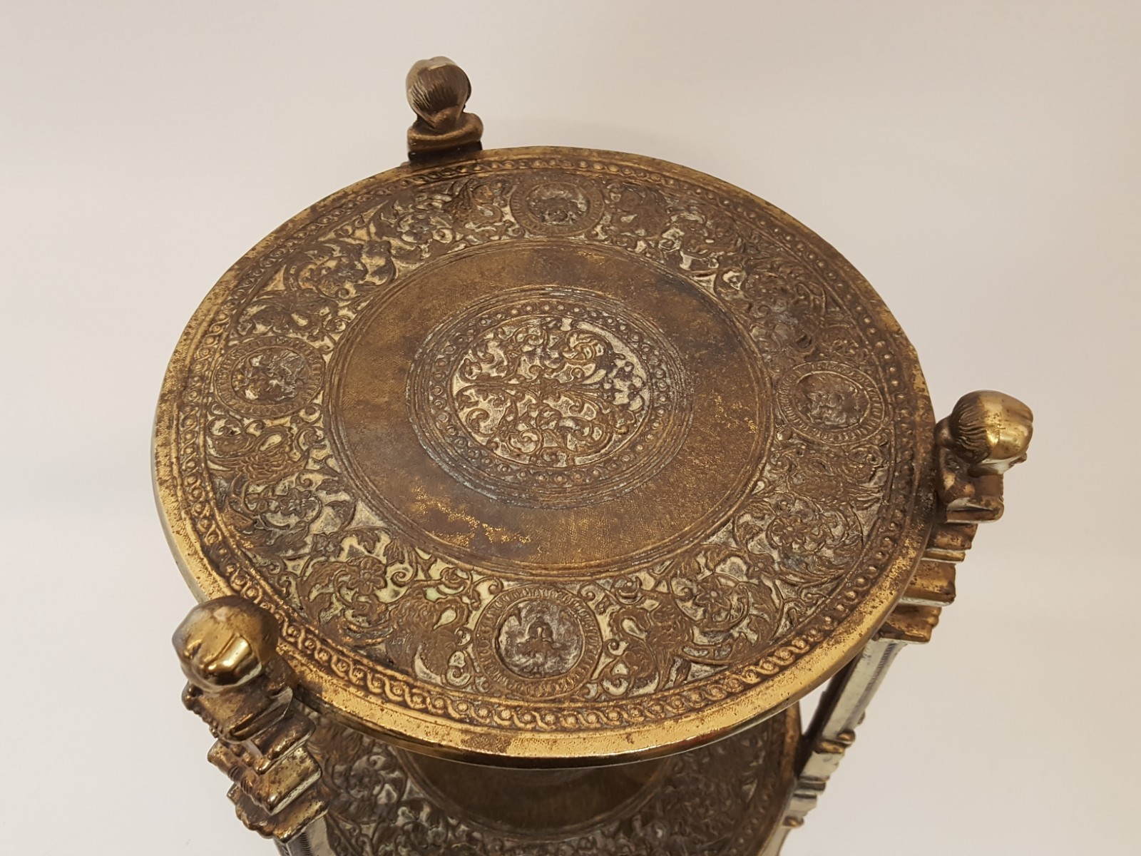 Vintage midcentury Moroccan gold gilt metal drinks table accent 2 tier 7184