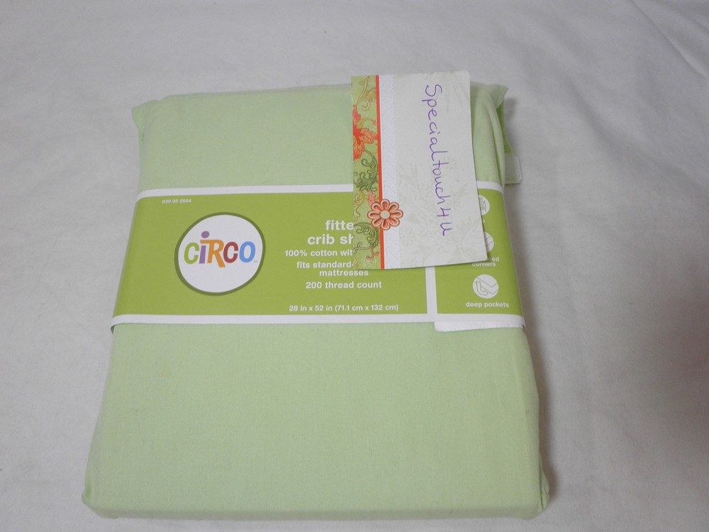 New Circo  Fitted Crib Sheet ~  Solid Green ~ 200 Thread Count ~ NIP