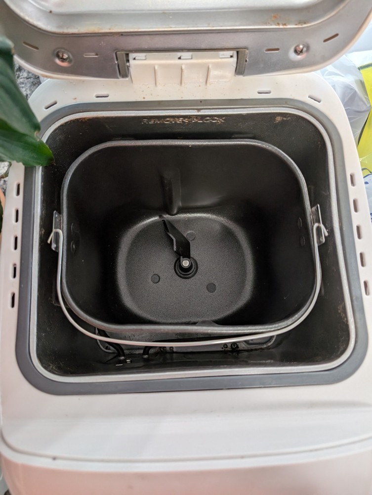 SUNBEAM ELECTRIC PROGRAMMABLE 2LB BREADMAKER Nice Shape! See Pics!