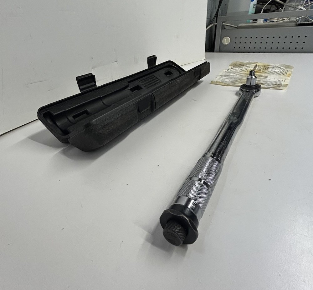 Adjustable Torque Wrench with Micrometer Settings ALLTRADE Case & Instructions