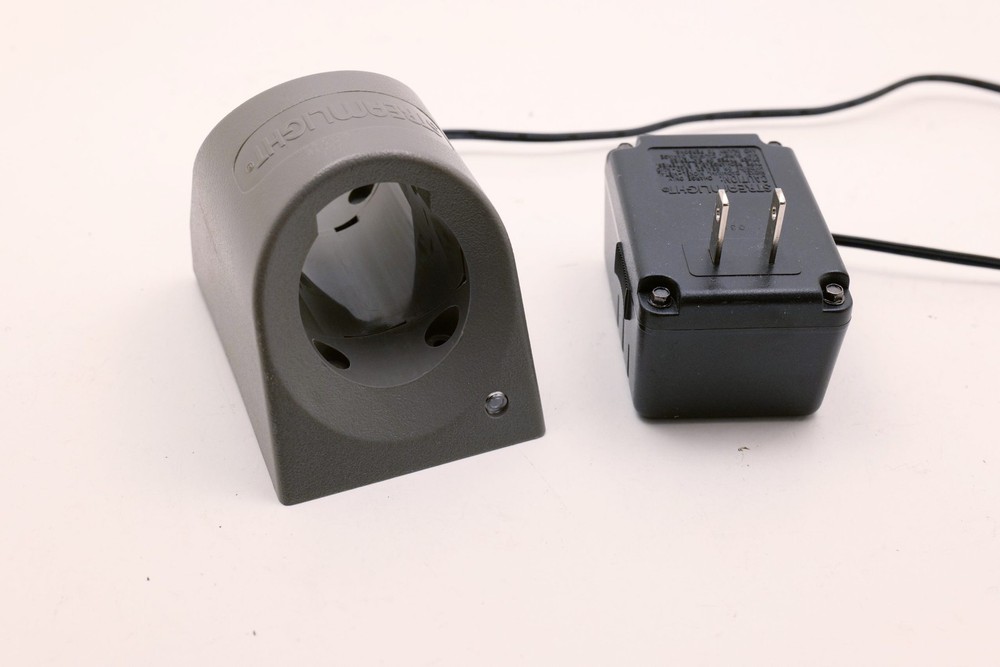 Streamlight Single Bay Charger Dock with AC Power Adapter Used