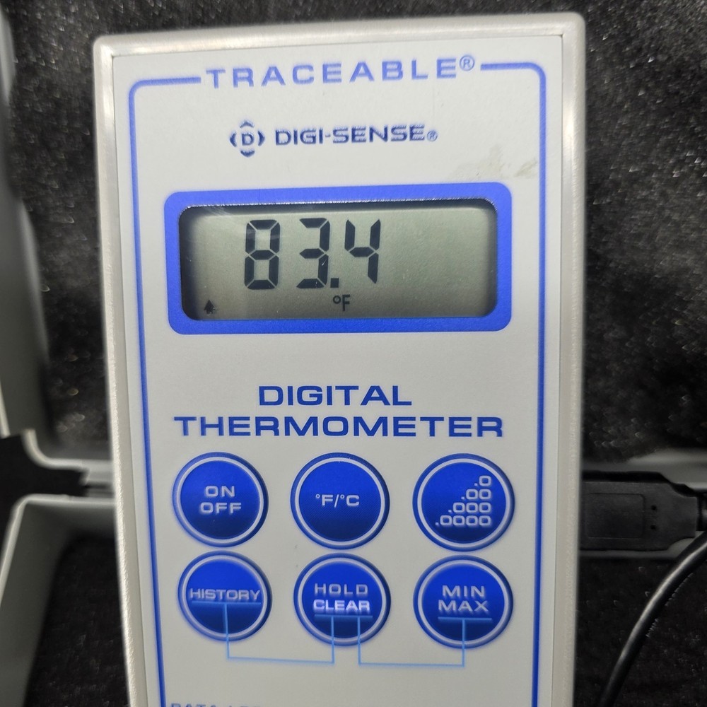 Traceable Digital Thermometer with Probe & Carry Case, Data Log. 50 Memory