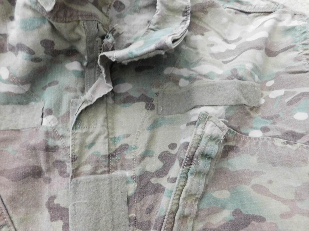 US ARMY MULTICAM FLAME RESISTANT TOP COAT SIZE MEDIUM - REG