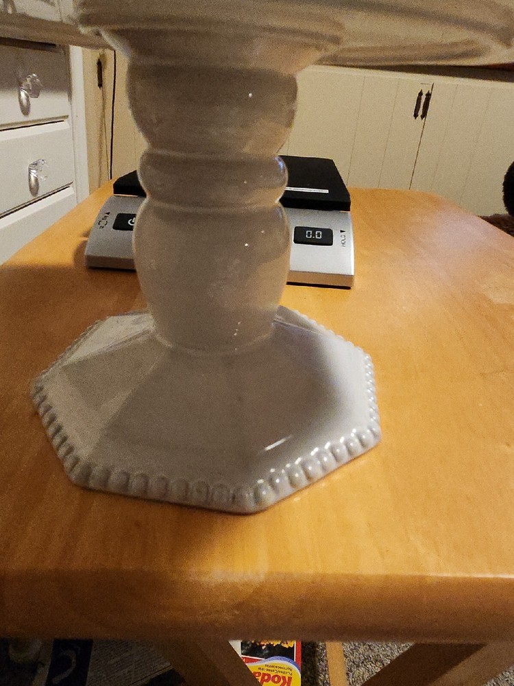 Silvestri Ivory Cake Stand