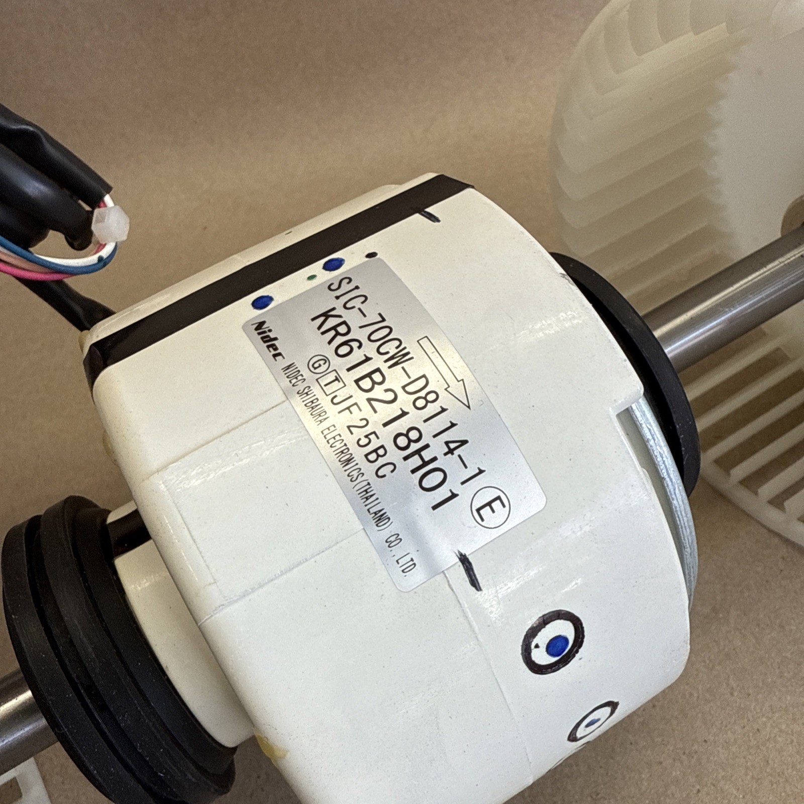 DC340V 8P 96W Motor Air Conditioner Inverter DC Fan SIC-70CW-D8114-1 KR61B218H01