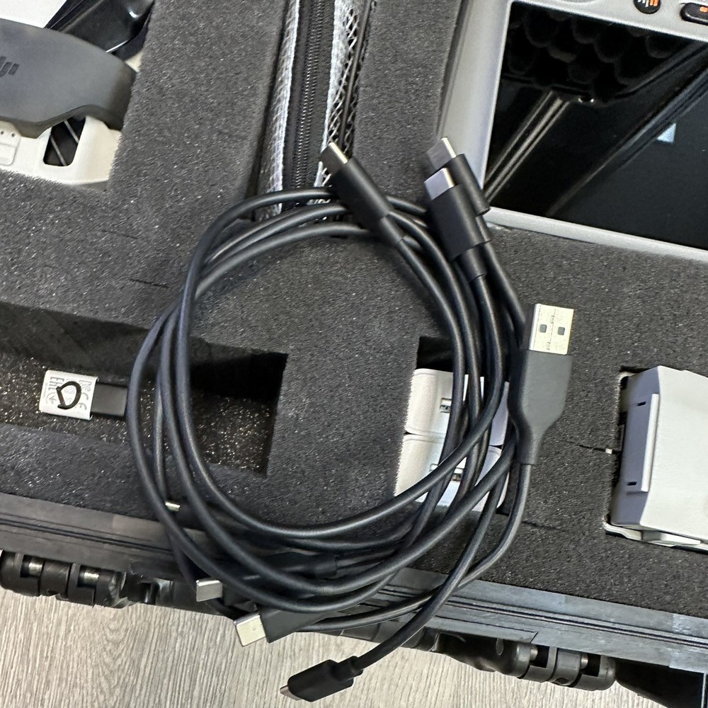 DJI Mini 4 Pro Drone Fly More Bundle with RC 2 Controller Screen Kit (PAP007755)